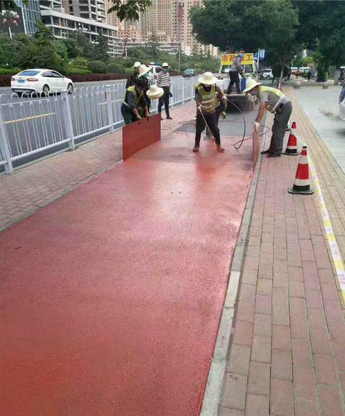 彩色路面：彩色喷涂路面非机动车道施工实例2.jpg
